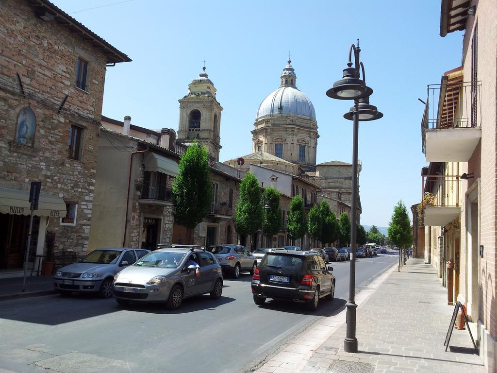 La Corte Degli Angeli Locazioni Turistiche Ассизи Номер фото