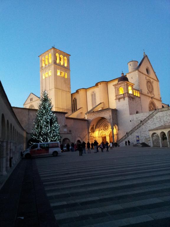La Corte Degli Angeli Locazioni Turistiche Ассизи Экстерьер фото